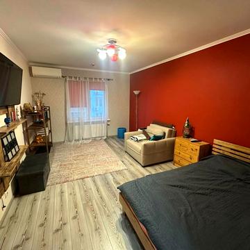 Хорольська вул., 1-А