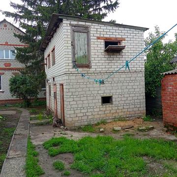 Міцний, добротний будинок з усіма зручностями.Продаж.