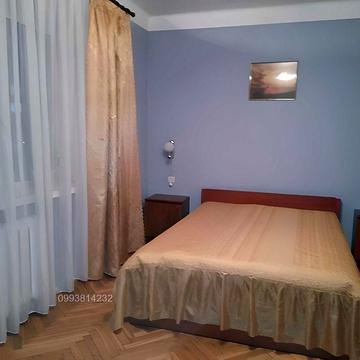 ОТ ХОЗЯЙКИ. БЕЗ КОМИССИИ. ЦЕНТР СУМ. (Риэлторам не звонить!)