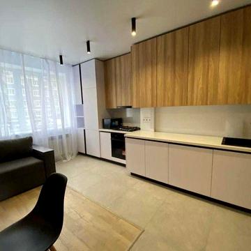 Двокімнатна квартира, хороший ремонт, заходь і живи!