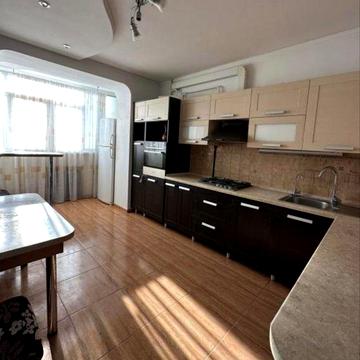 Трехкомнстная квартира в кирпичном доме на М.Говорова/парк Победы