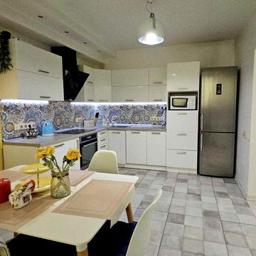 Харківське шосе, 56. Дизайнерська квартира! Кухня-вітальня +3 спальні.