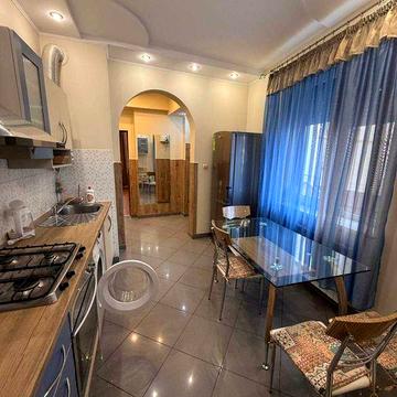 Будинок в центрі біля 4 школи та піцеріі Колізей