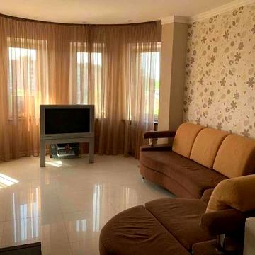 Трикімнатна квартира на Подолі, Полтава