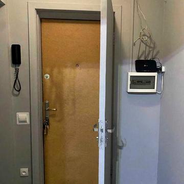 3к кв-ра75 м.кв.,Виноградар, Ретровіль, 1/9, газ, 80000 у.о.