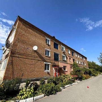 р 2-кімнатна квартира на 1 поверсі — зроби ремонт на свій смак!