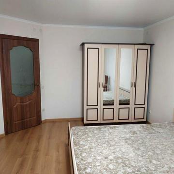 Здаю в оренду 3-кімнатну квартиру по вул. Тарнавського 7в.