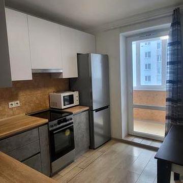 ф Оренда 1к, Митниця