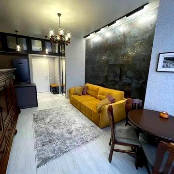 БЕЗ % 2-кім, вул Хрещатик 29, Бессарабський ринок, ЦУМ, м Театральна