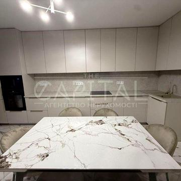 Видова дизайнерська квартира в ЖК Голосіївській. Завжди є світло