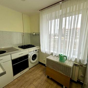 Олександра Махова вул. (Жолудєва), 5