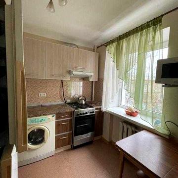 У продажу двокімнатна квартира.