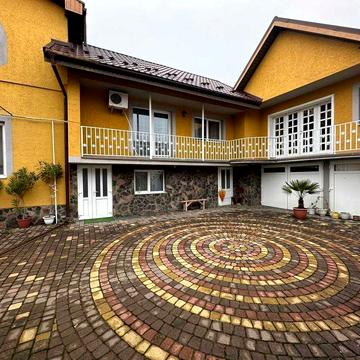 Продається великий, сучасний будинок у В.Доброні