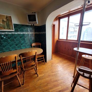 Ревуцького вул., 42-А