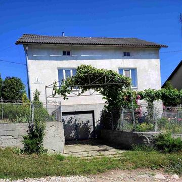 Житловий будинок та земельна ділянка 5,58 сот. м. Перемишляни