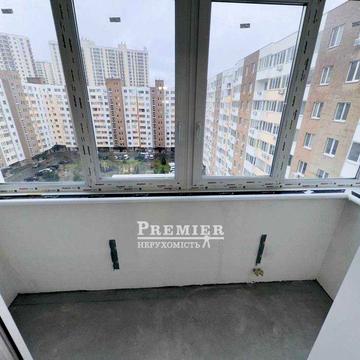 Продам однокімнатну квартиру на Сахарова в новому ЖК