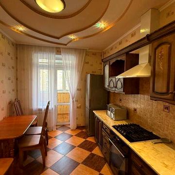 Затишна 2-кімнатна квартира на Подолі з АО!