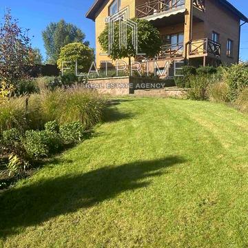 Довгострокова оренда 3к Дім Лесі Українки вулиця