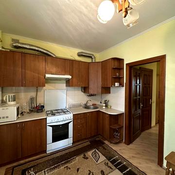 Каховська вул., 29