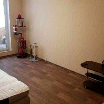 Продам  2-х. ком.кв. м. Индустриальная