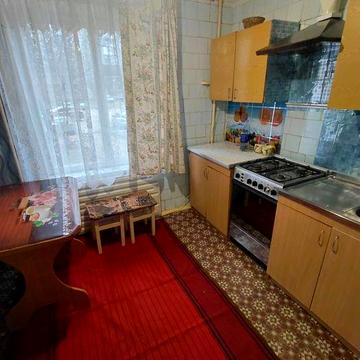 Здається 3-кім квартира в Хортицькому районе. Ціна 5000+ку.