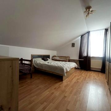 2 кімн квартира по вулиці Петра і Павла