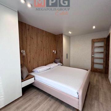 Продам 2км/Павлове Поле/ Сучасний ремонт.