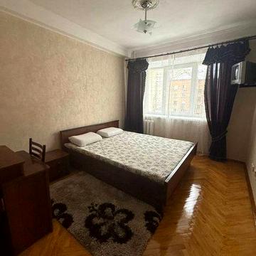 Сдаётся 3к  квартира 78 м., метро Лыбедская 3 минуты пешком