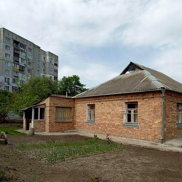 Обмін 1/2 будинку на 1 кімнатну квартиру з доплатою або продаж