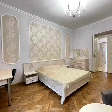 Вільна з 15 грудня! 1 кім квартира з автономним опаленням! Центр!