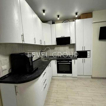 Героїв Небесної Сотні просп., 26/20