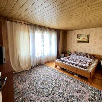 Просторий будинок, 10 соток, Червениця