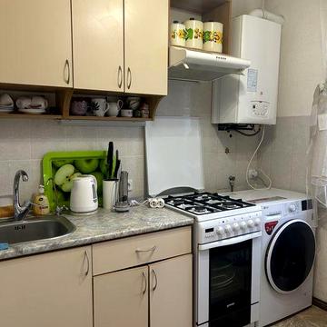 Аренда 3 кімн квартири  автономним опаленням