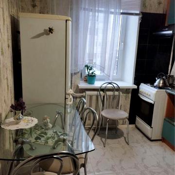 Квартира на 4му поверсі, цегляний будинок