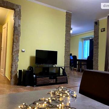 Довгострокова оренда 3к Квартира Угорська вулиця