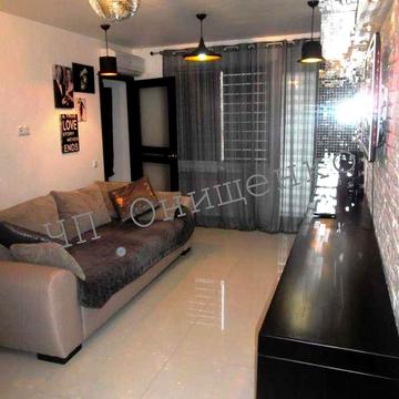 Пропоную гарну квартиру біля ІДА на площі Визволення.