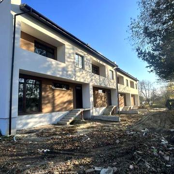 Продаж таунхаусів поруч лісу в Оброшино вул. Садова