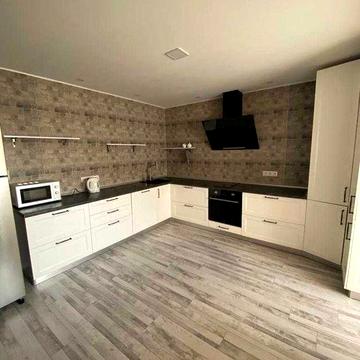 Продам сучасну 2-кімн в центрі з якісним ремонтом