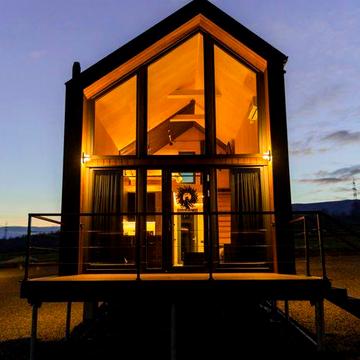 Автономний котедж для безпечного життя та роботи в горах, Закарпаття