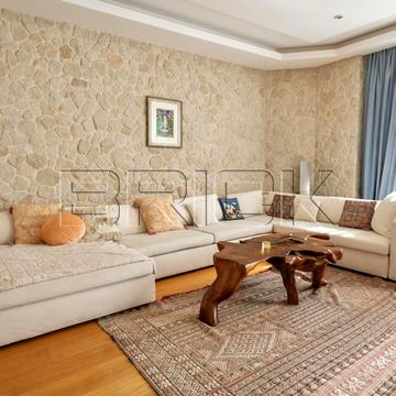 Володимирська вул., 49-А