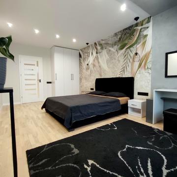 Під Голоском, 24