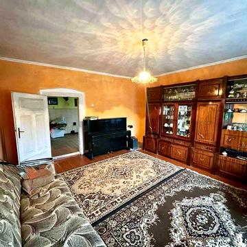 Будинок у мальовничому селі поруч Поляни