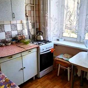 Продаж 2-кімнатної квартири пр-п. Перемоги + підвал