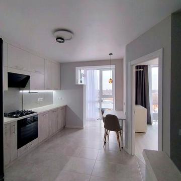 Здається 2 кімнатна в ЖК Фаворит з ремонтом.