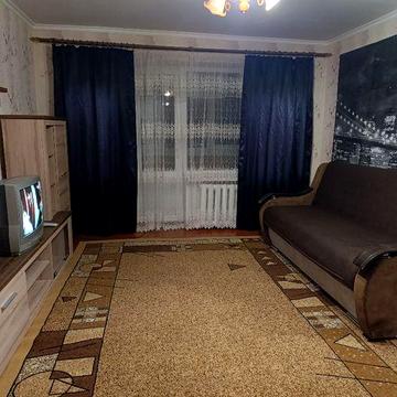 Однокімнатна квартира на довгий термін.