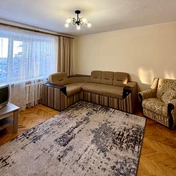 Оренда 2-кімнатної квартири, вул. Надвірнянська, 30