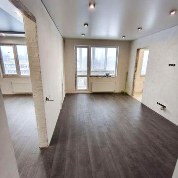 Простора 2 кімнатна квартира з ремонтом район Д