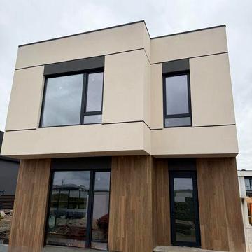 Сучасний будинок у КМ Золоті ключі