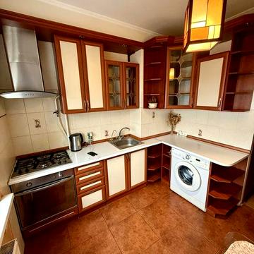 1-кімнатна квартира, гарний ремонт, з меблями і технікою (ринок Нива)