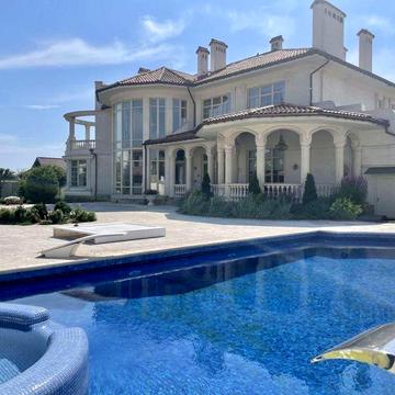 Аренда ОСОБНЯКА в Совиньоне,  1200м², 25 сот